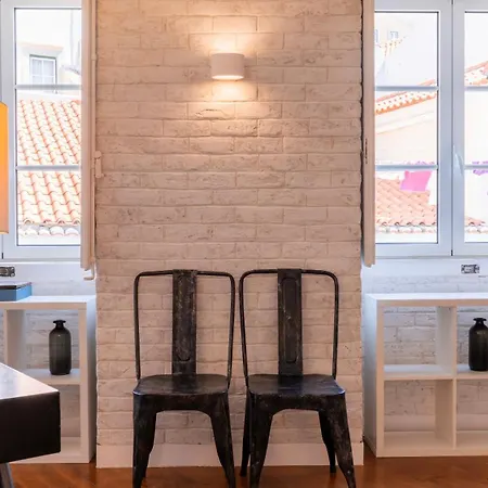 Charming 3bdr Duplex In Center By Lovelystay Apartment