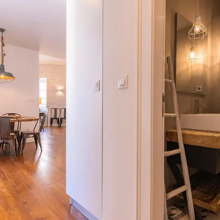 Charming 3bdr Duplex In Center By Lovelystay Apartment