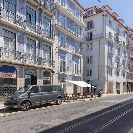 Апартаменты Charming 3bdr Duplex In Center By Lovelystay Лиссабон