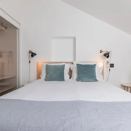 Charming 3bdr Duplex In Center By Lovelystay Lisbon