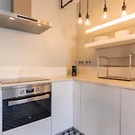 Charming 3bdr Duplex In Center By Lovelystay * リスボン