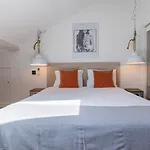 Charming 3bdr Duplex In Center By Lovelystay *