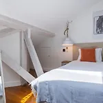 Charming 3bdr Duplex In Center By Lovelystay * リスボン