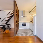 Charming 3bdr Duplex In Center By Lovelystay * リスボン
