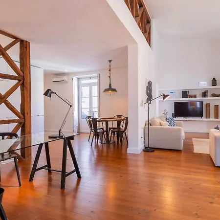 アパート Charming 3bdr Duplex In Center By Lovelystay