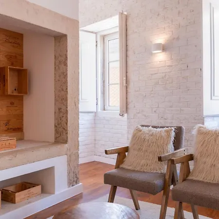 Charming 3bdr Duplex In Center By Lovelystay Apartmán